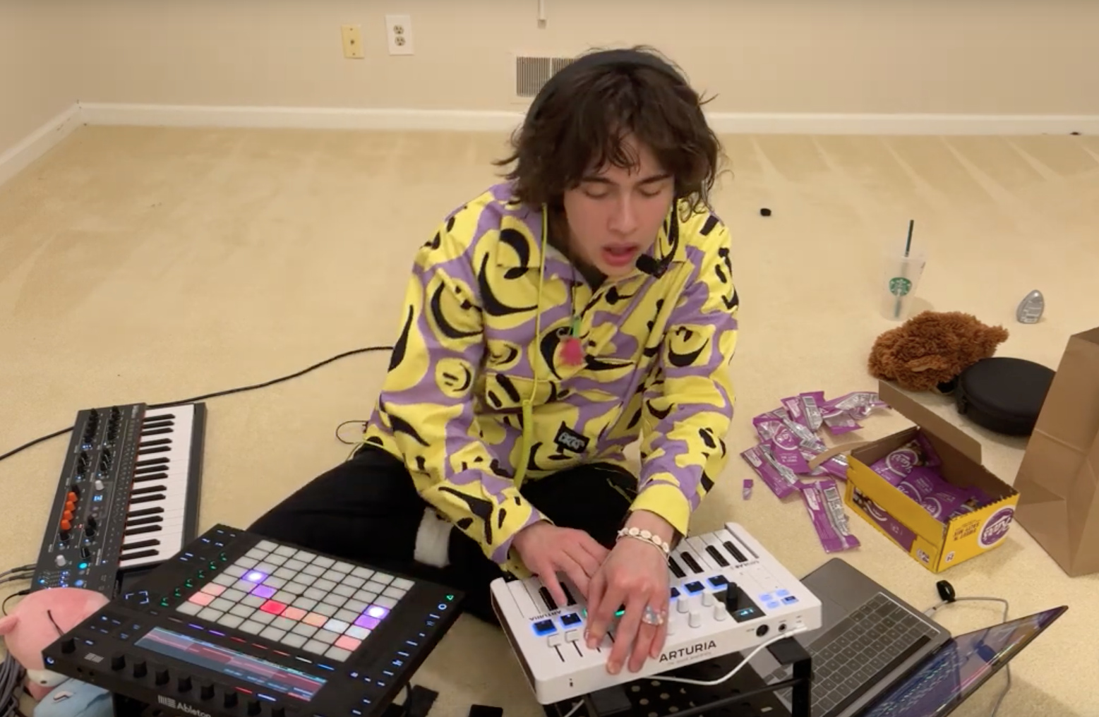 \"Lost in the world" live video image